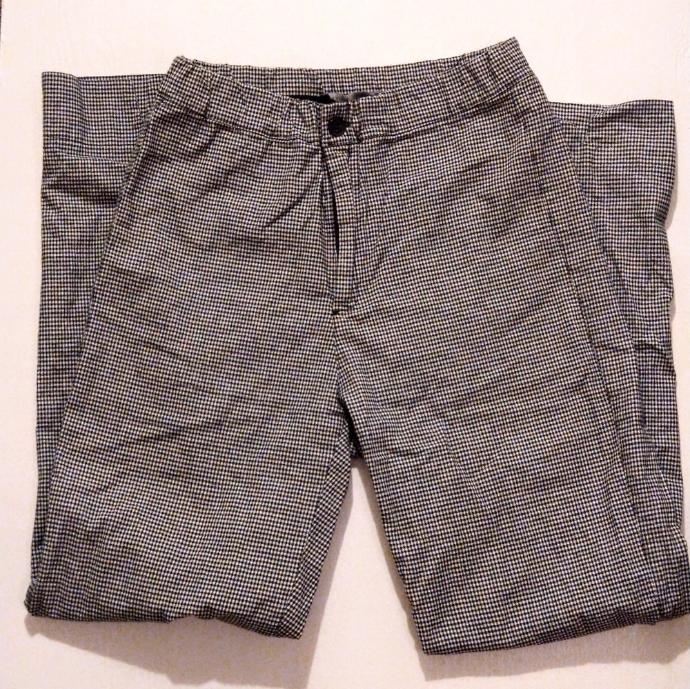 Brandy Melville Cuffed Plaid Capri Pants